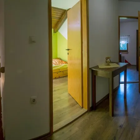 بيت خشبي House Vodice Na Lazu Zoll