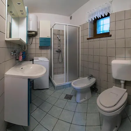 House Vodice Na Lazu بيت خشبي Zoll